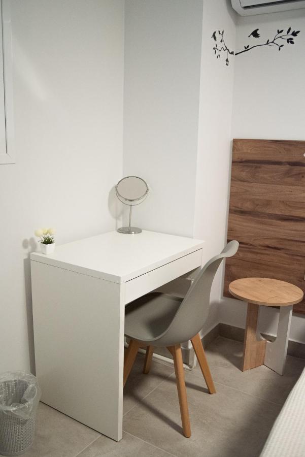Naiads Nest - The Garden Gem Apartment