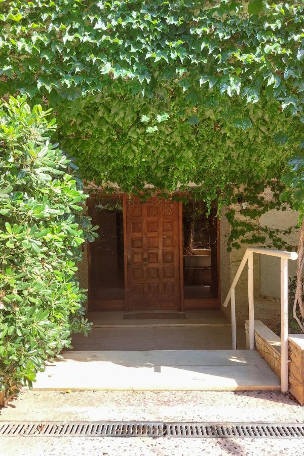 Naiads Nest - The Garden Gem Apartment *